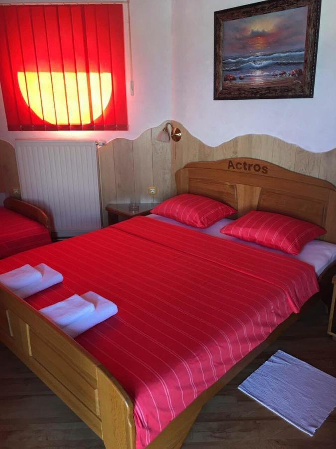 Motel Pizzeria Actros Nova Topola Exteriör bild