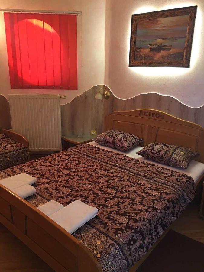 Motel Pizzeria Actros Nova Topola Exteriör bild