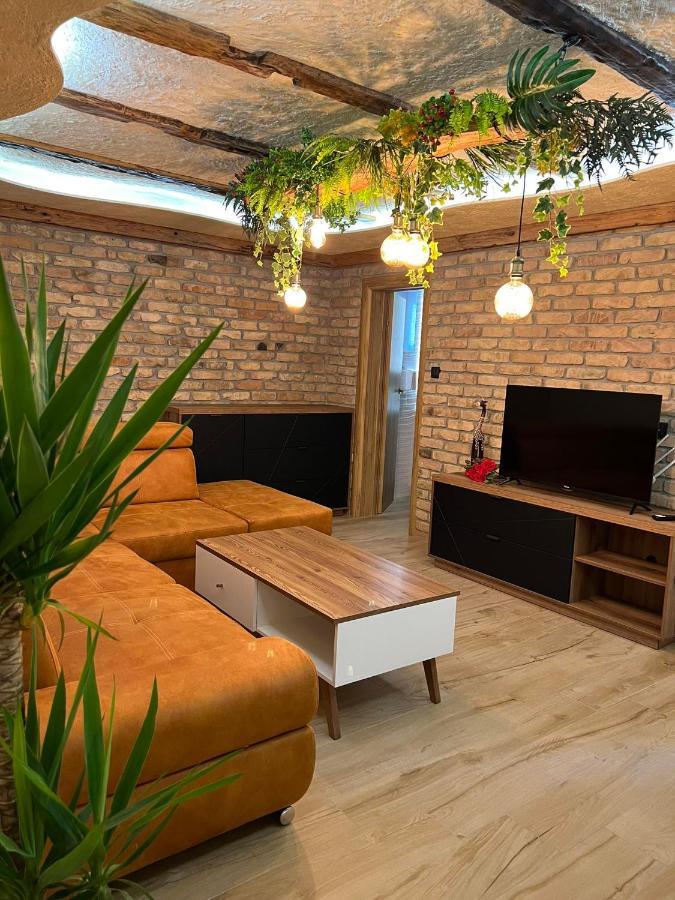 Motel Pizzeria Actros Nova Topola Exteriör bild